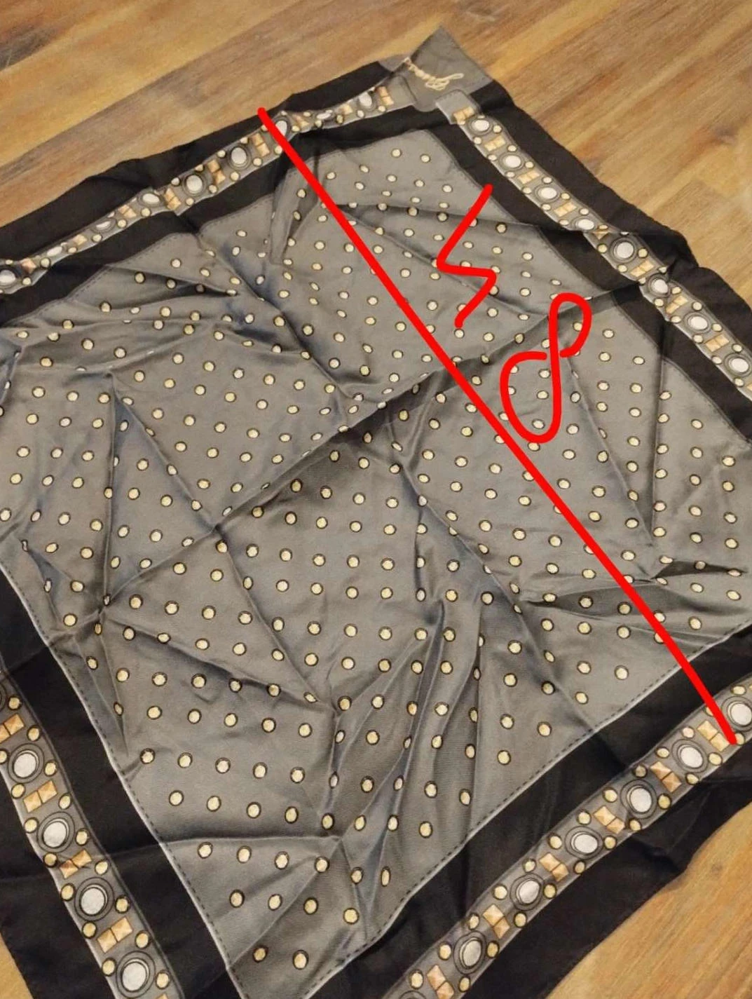 Foulard gris/noir, Soie, GUESS
48*46cm – photo 4